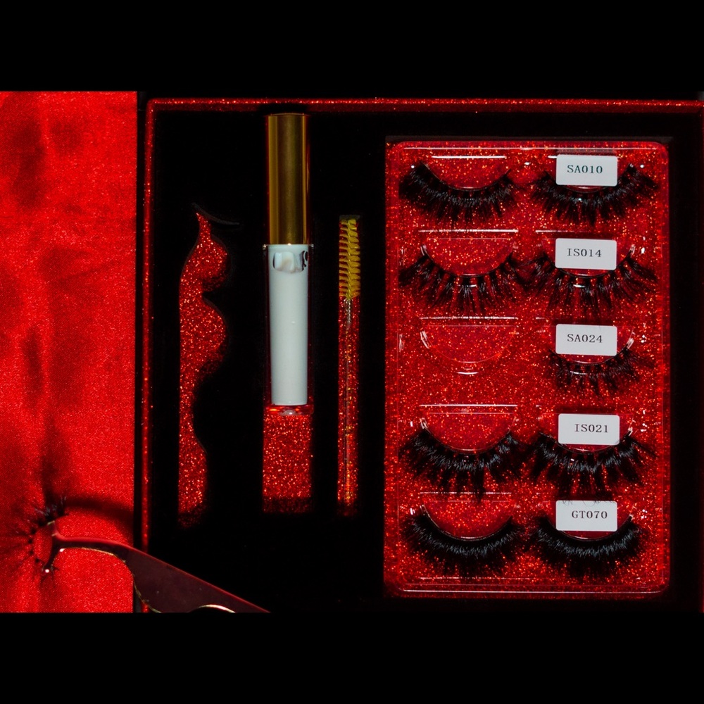 Lash Fatale Luxury Eyelash kits @lashfataleofficial on IG